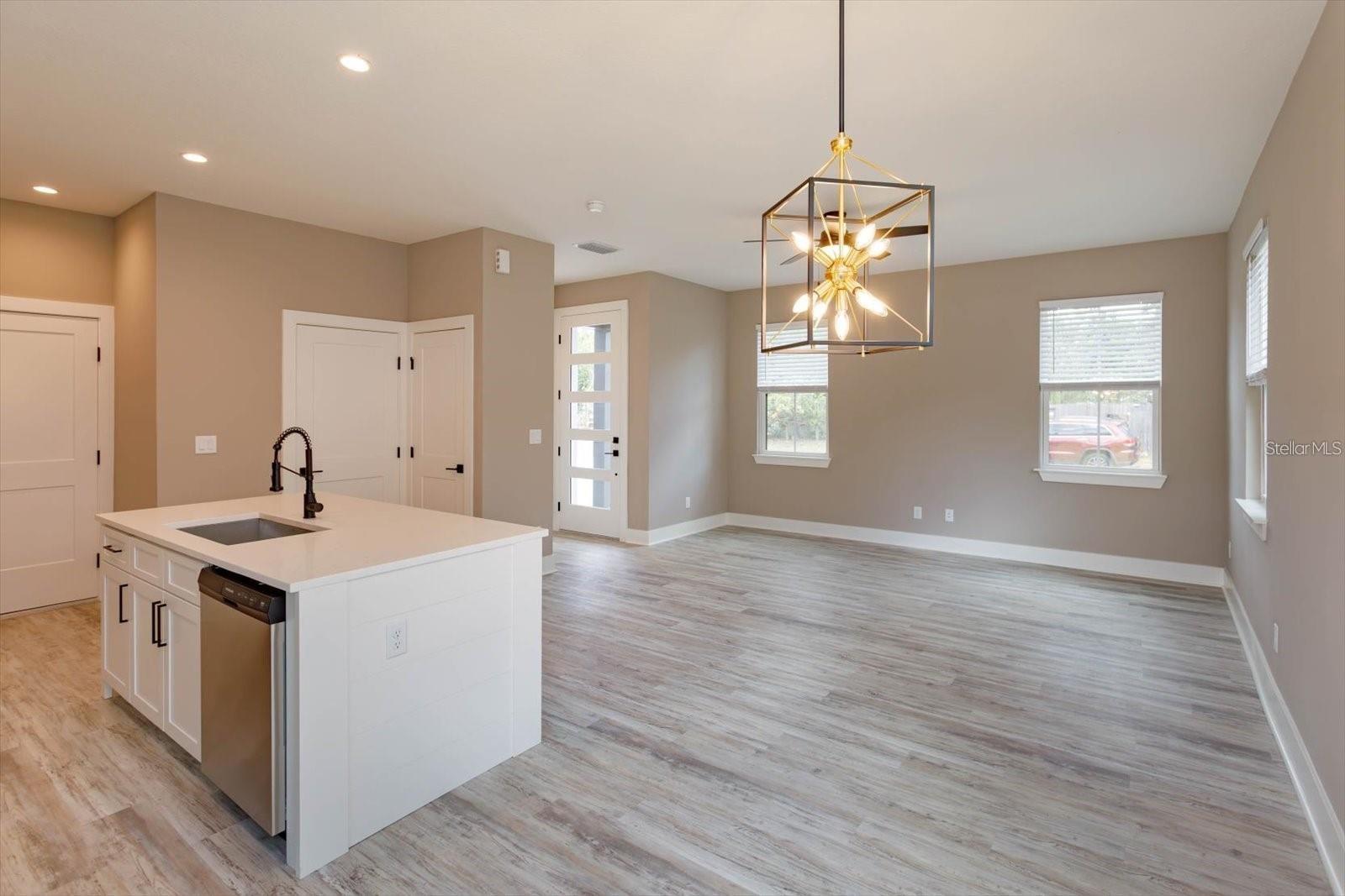 Image 18 of 28 For 1340 Crystal Lake Avenue E