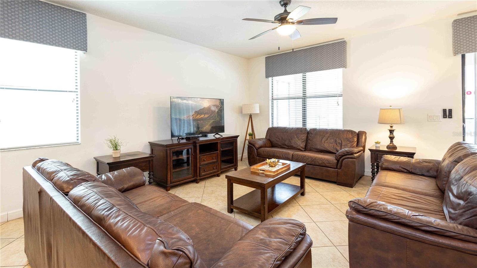 Image 18 of 59 For 1427 Moon Valley Drive