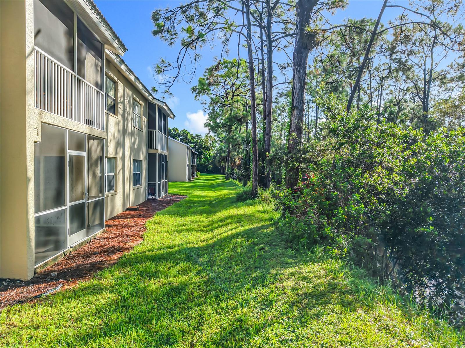 Image 39 of 61 For 25735 Lake Amelia Way 103
