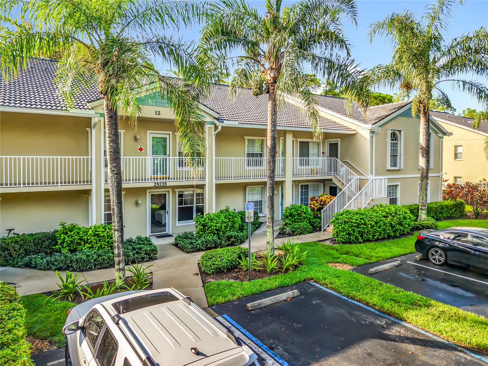 Image 40 of 61 For 25735 Lake Amelia Way 103