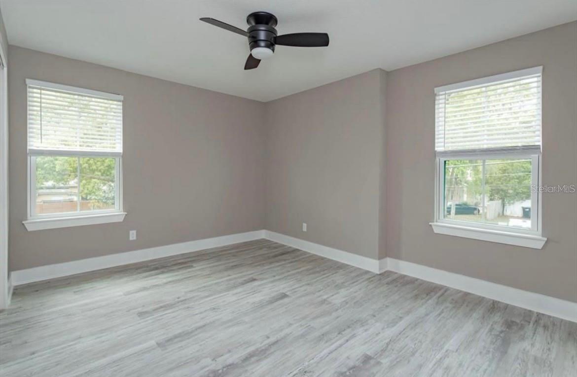 Image 10 of 29 For 1336 Crystal Lake Avenue E