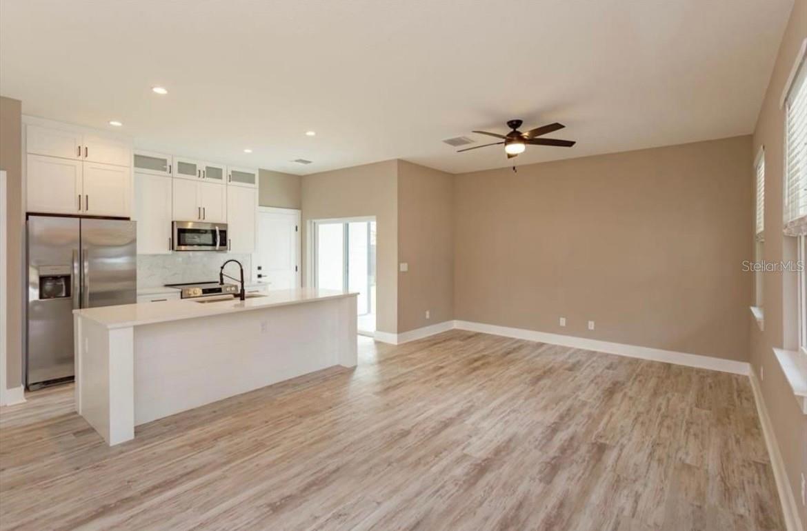 Image 7 of 29 For 1336 Crystal Lake Avenue E