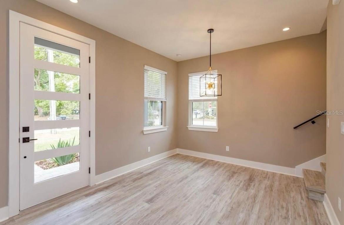 Image 9 of 29 For 1336 Crystal Lake Avenue E