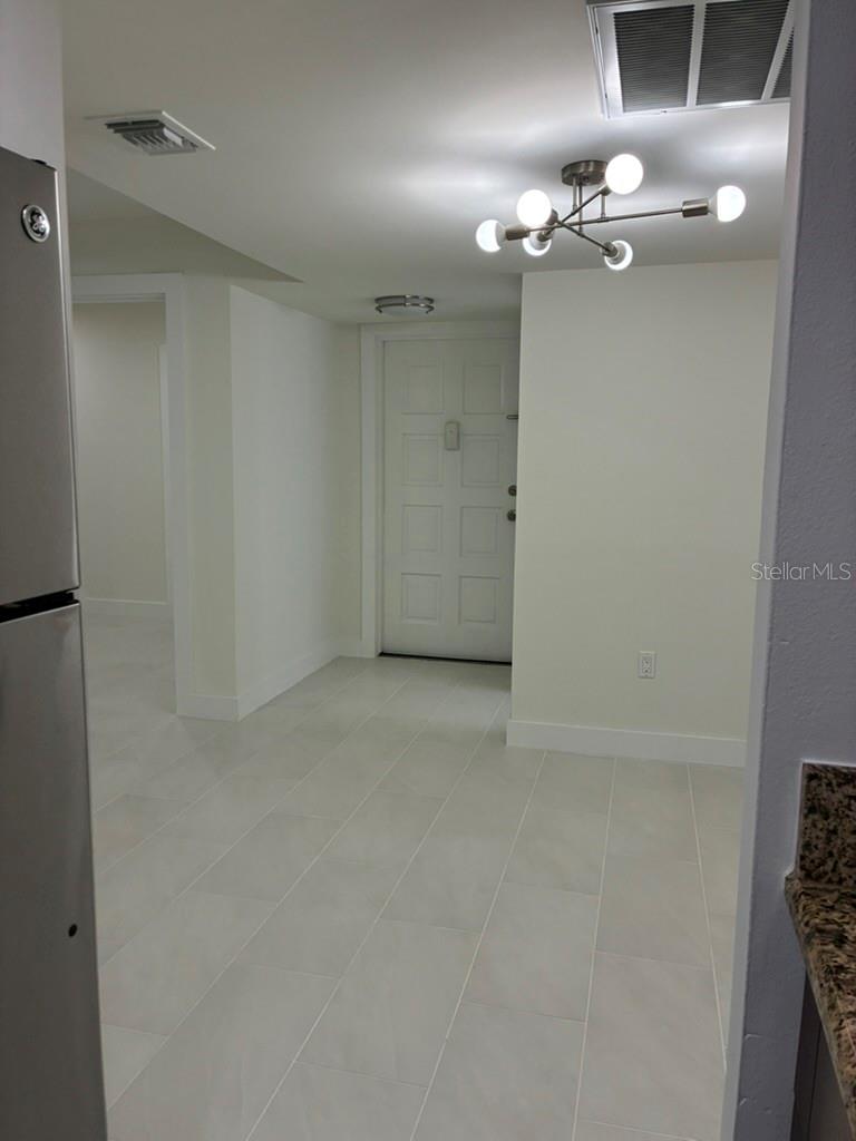 Image 16 of 36 For 5999 Village Circle 990