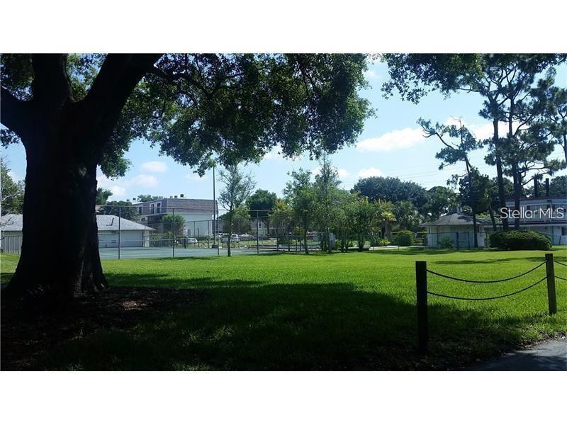 Image 28 of 36 For 5999 Village Circle 990