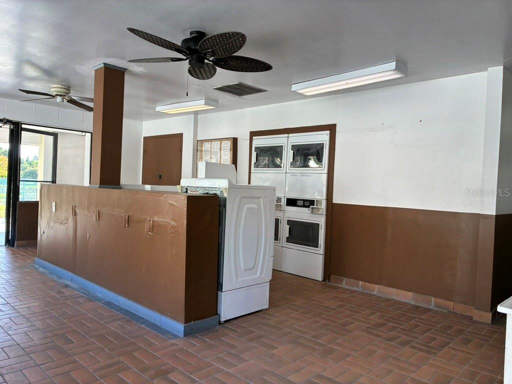 Image 29 of 36 For 5999 Village Circle 990