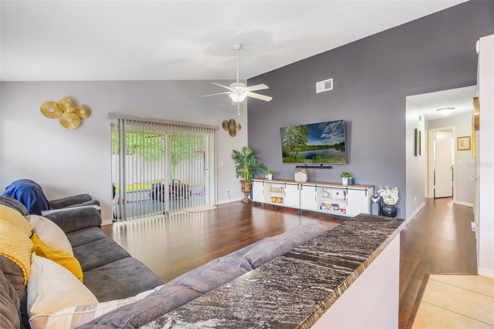 Image 3 of 18 For 2083 Arbor Way Street