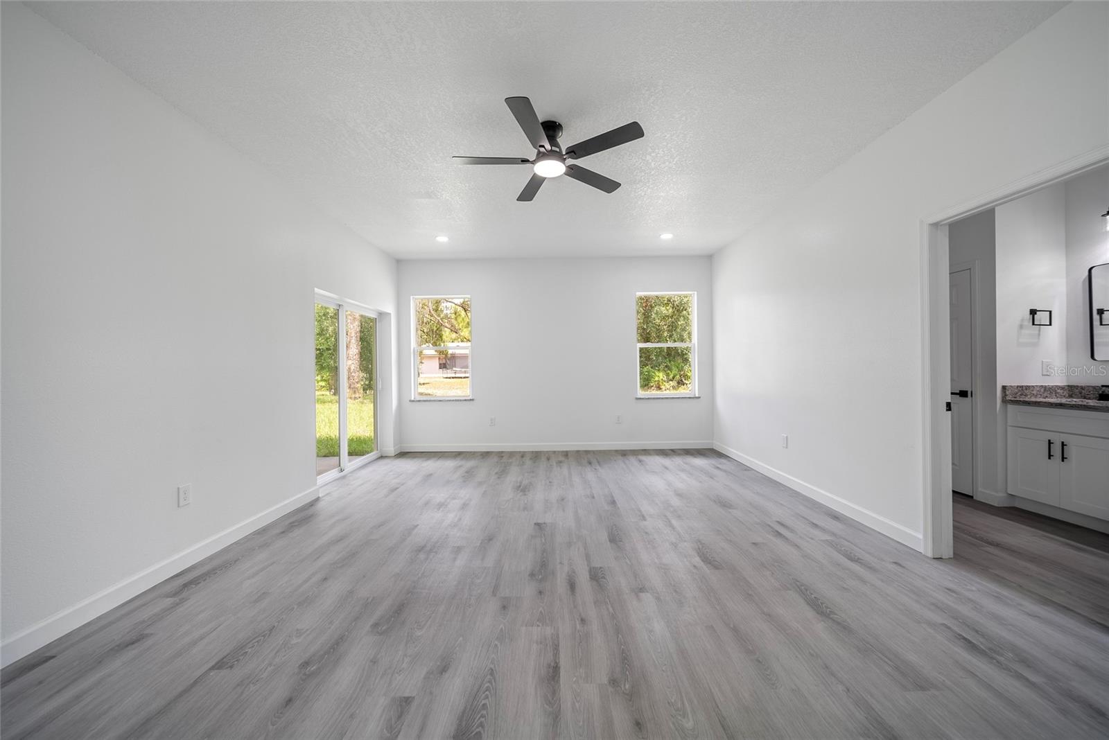 Image 15 of 35 For 3908 Garienda Avenue