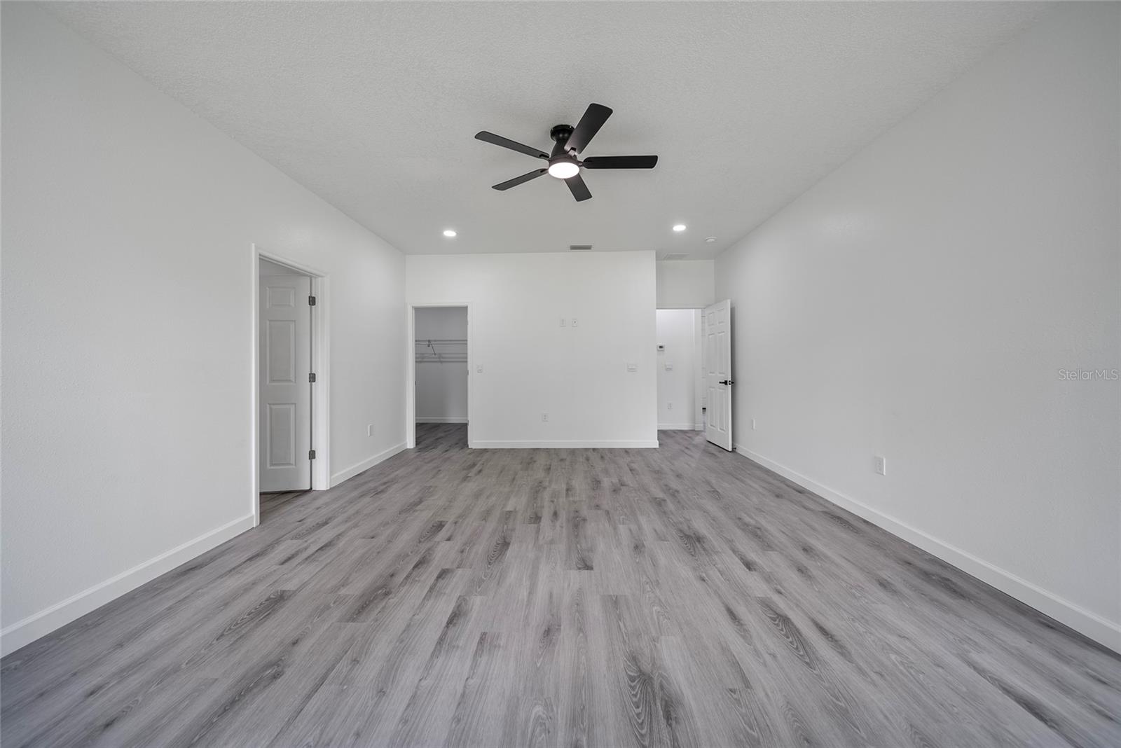 Image 16 of 35 For 3908 Garienda Avenue