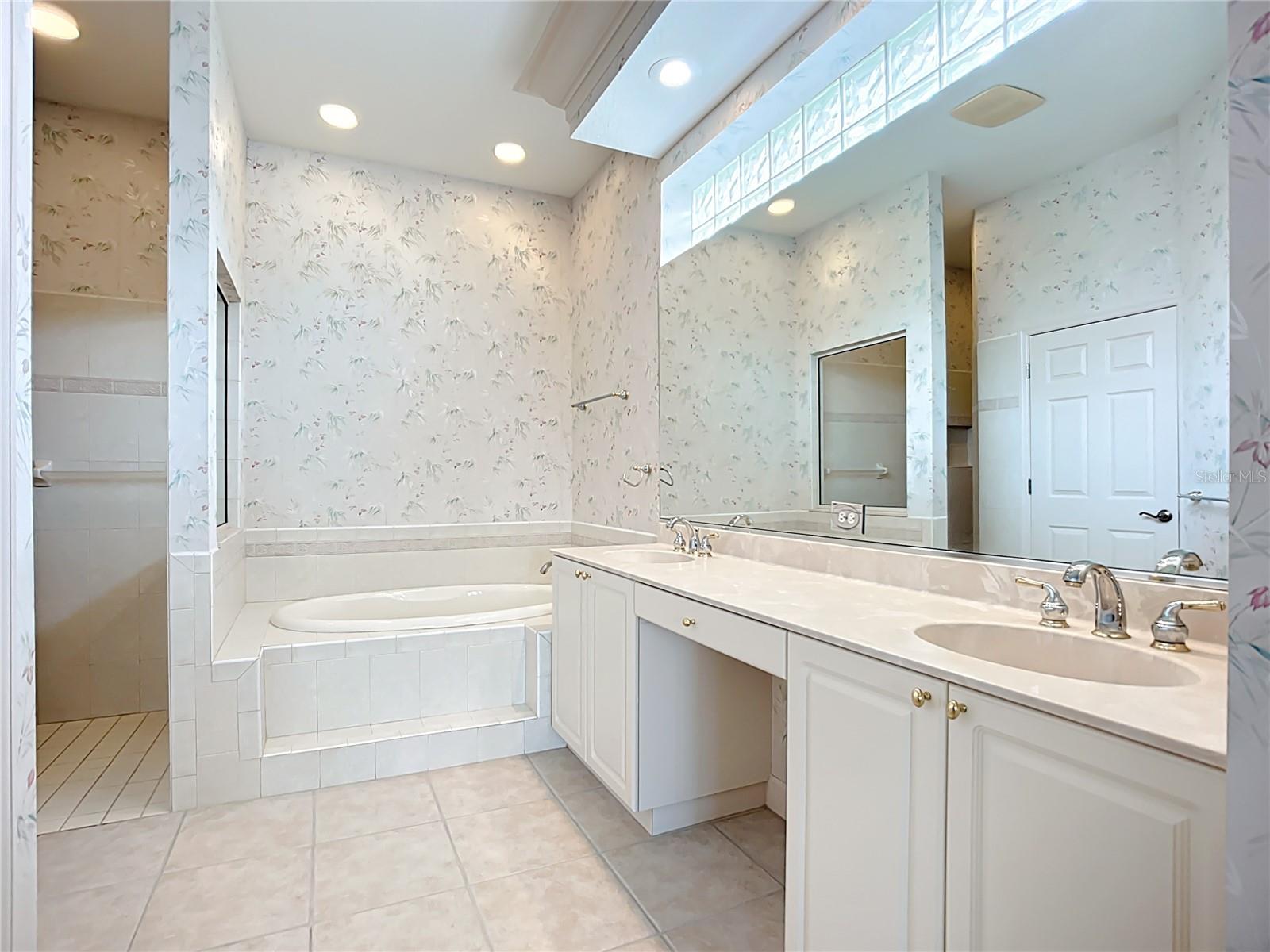 Image 13 of 34 For 9710 53rd Drive E