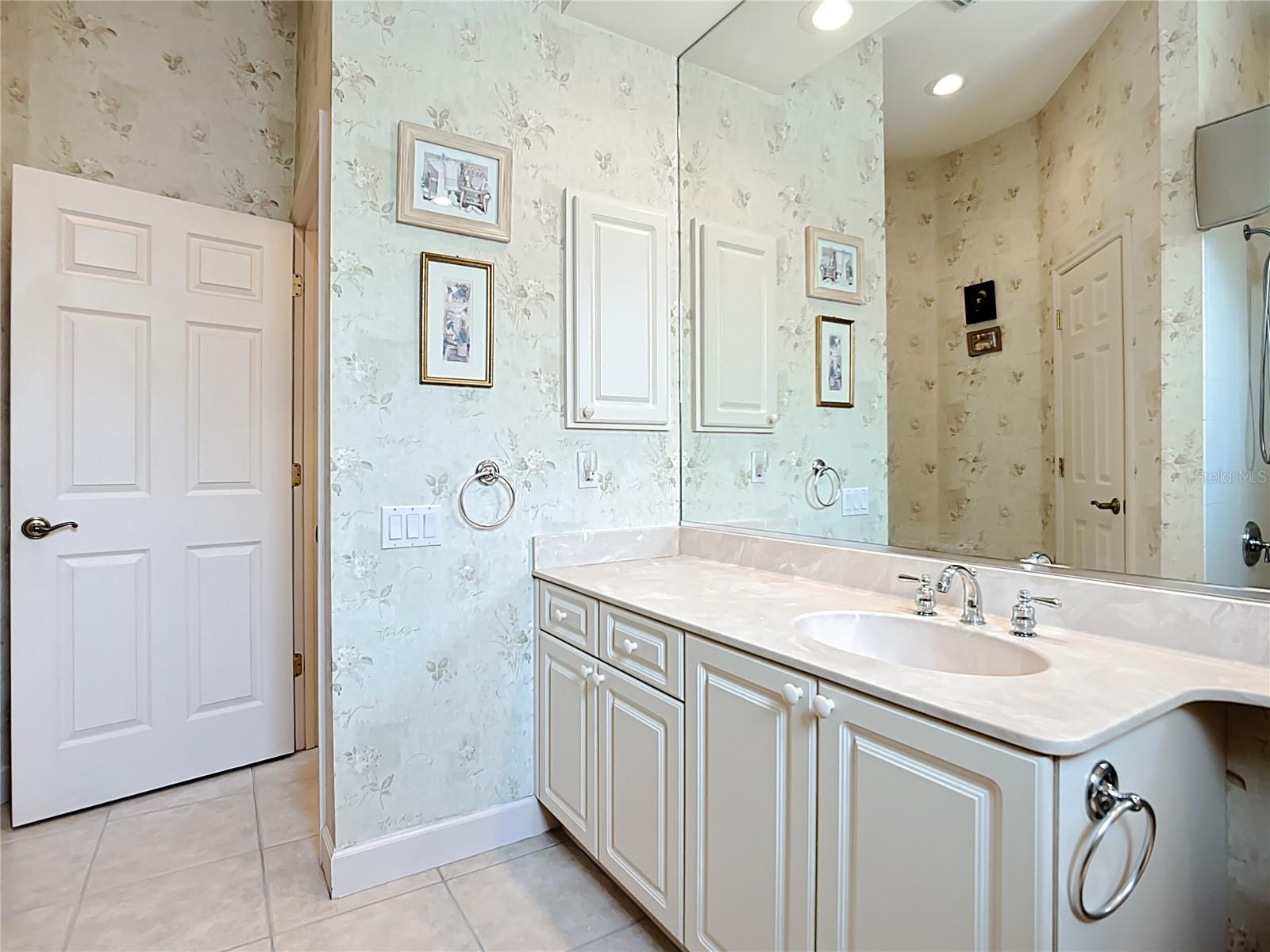 Image 14 of 34 For 9710 53rd Drive E