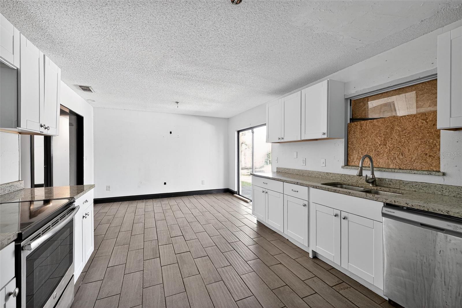 Image 11 of 28 For 4534 Lemans Drive