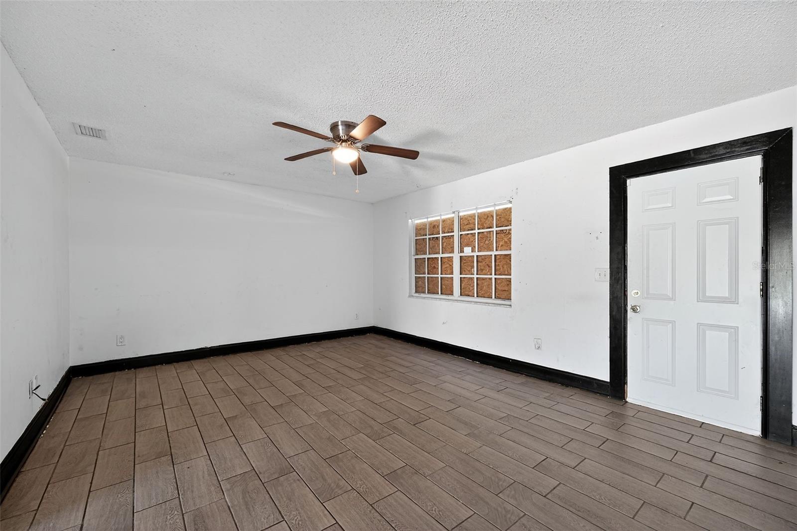 Image 9 of 28 For 4534 Lemans Drive