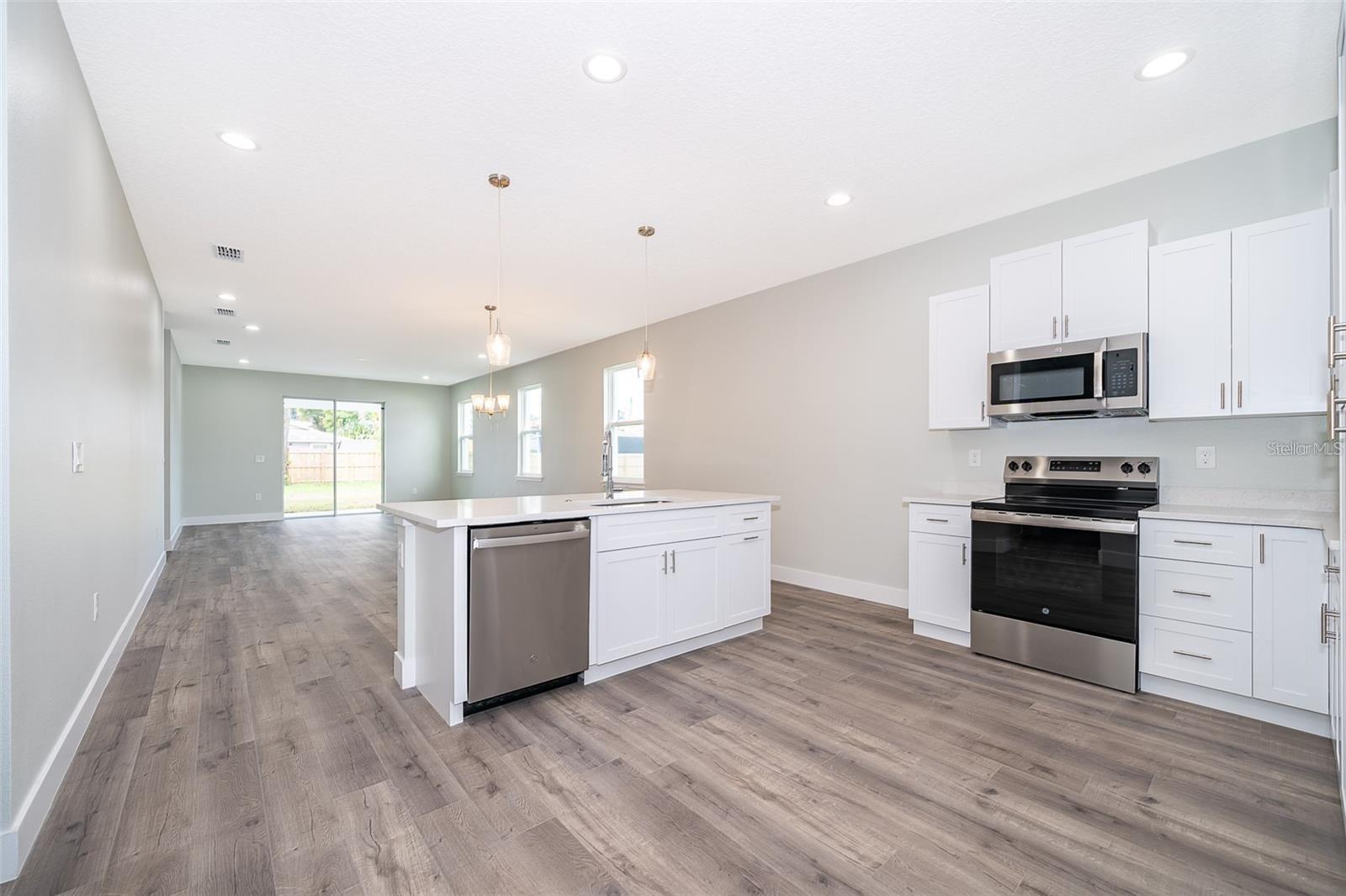 Image 2 of 16 For 2712 Alamo Drive