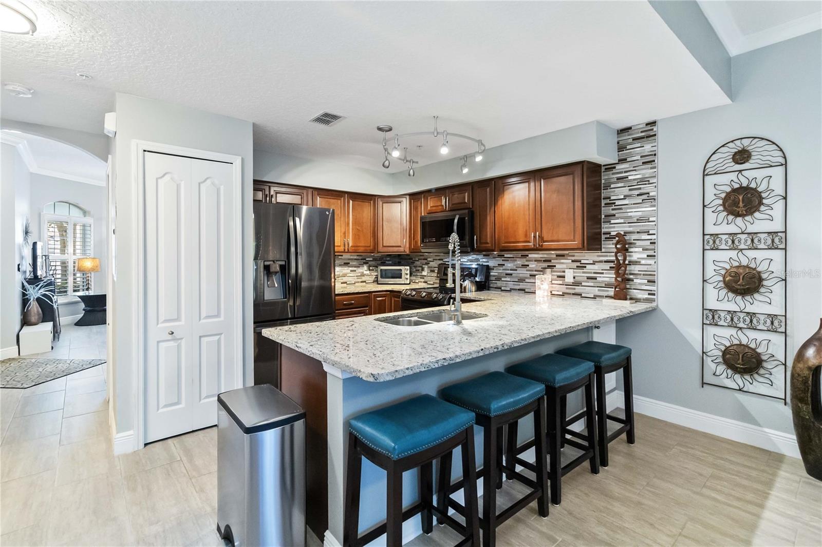 Image 22 of 51 For 980 Mooring Avenue 103