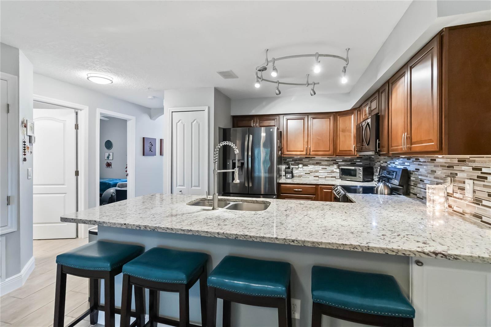 Image 26 of 51 For 980 Mooring Avenue 103