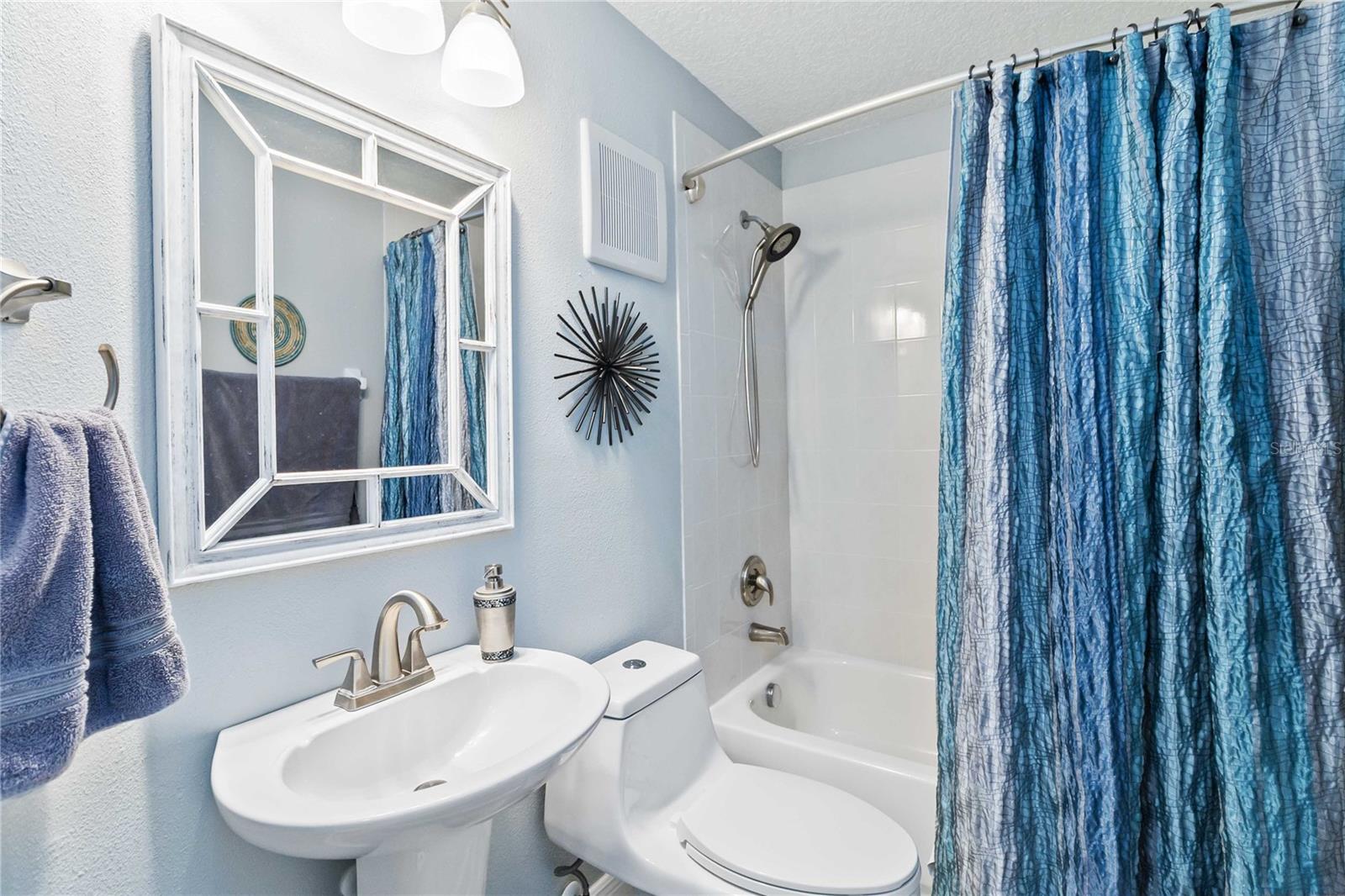 Image 39 of 51 For 980 Mooring Avenue 103