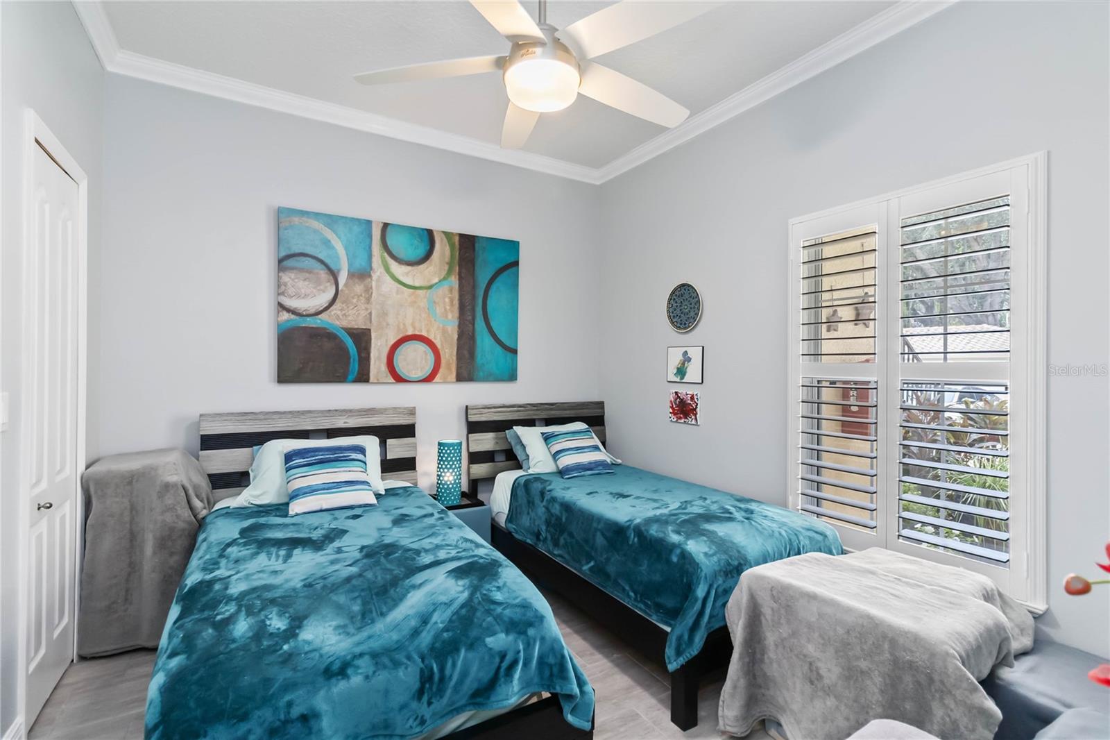 Image 40 of 51 For 980 Mooring Avenue 103
