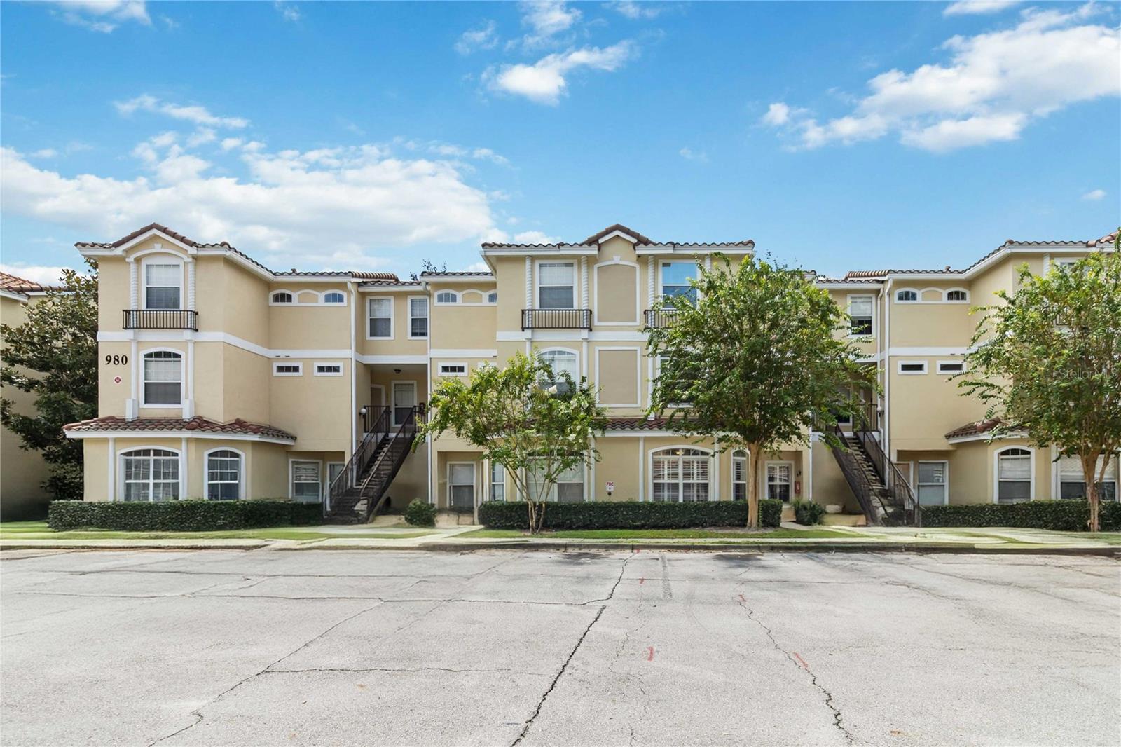 Image 5 of 51 For 980 Mooring Avenue 103