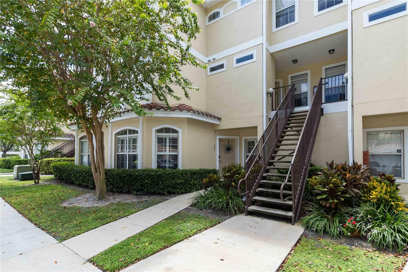 Image 7 of 51 For 980 Mooring Avenue 103