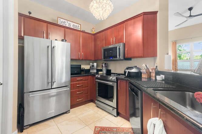 Image 10 of 22 For 403 Sapodilla Avenue 104