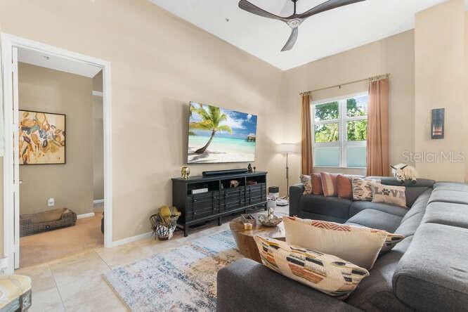 Image 11 of 22 For 403 Sapodilla Avenue 104