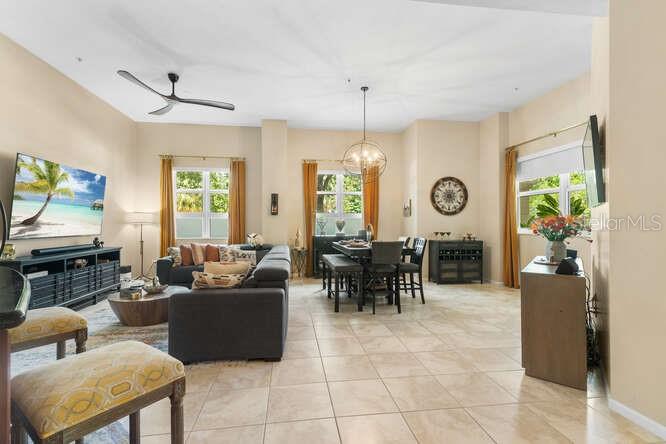 Image 13 of 22 For 403 Sapodilla Avenue 104