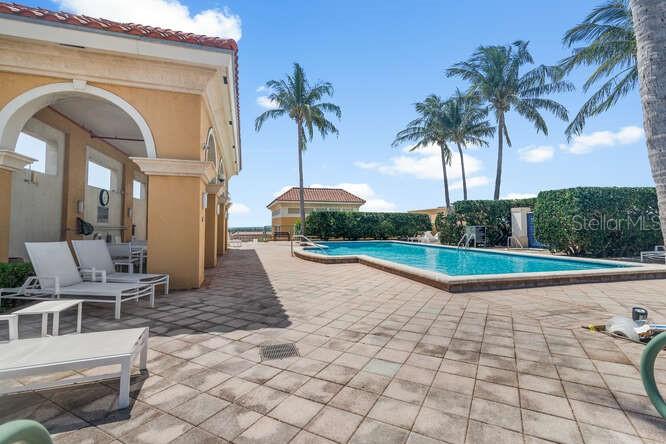 Image 3 of 22 For 403 Sapodilla Avenue 104