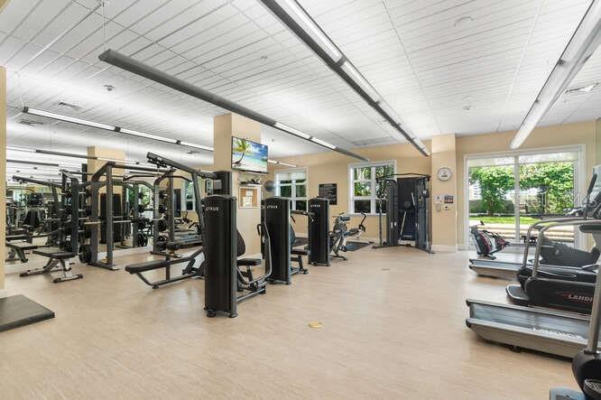 Image 7 of 22 For 403 Sapodilla Avenue 104