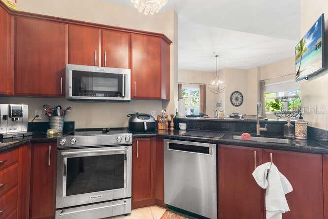 Image 9 of 22 For 403 Sapodilla Avenue 104