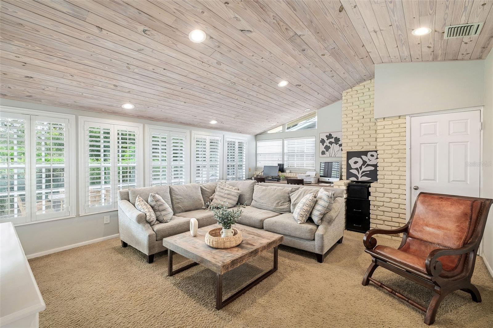 Image 11 of 23 For 1901 Maplewood Drive
