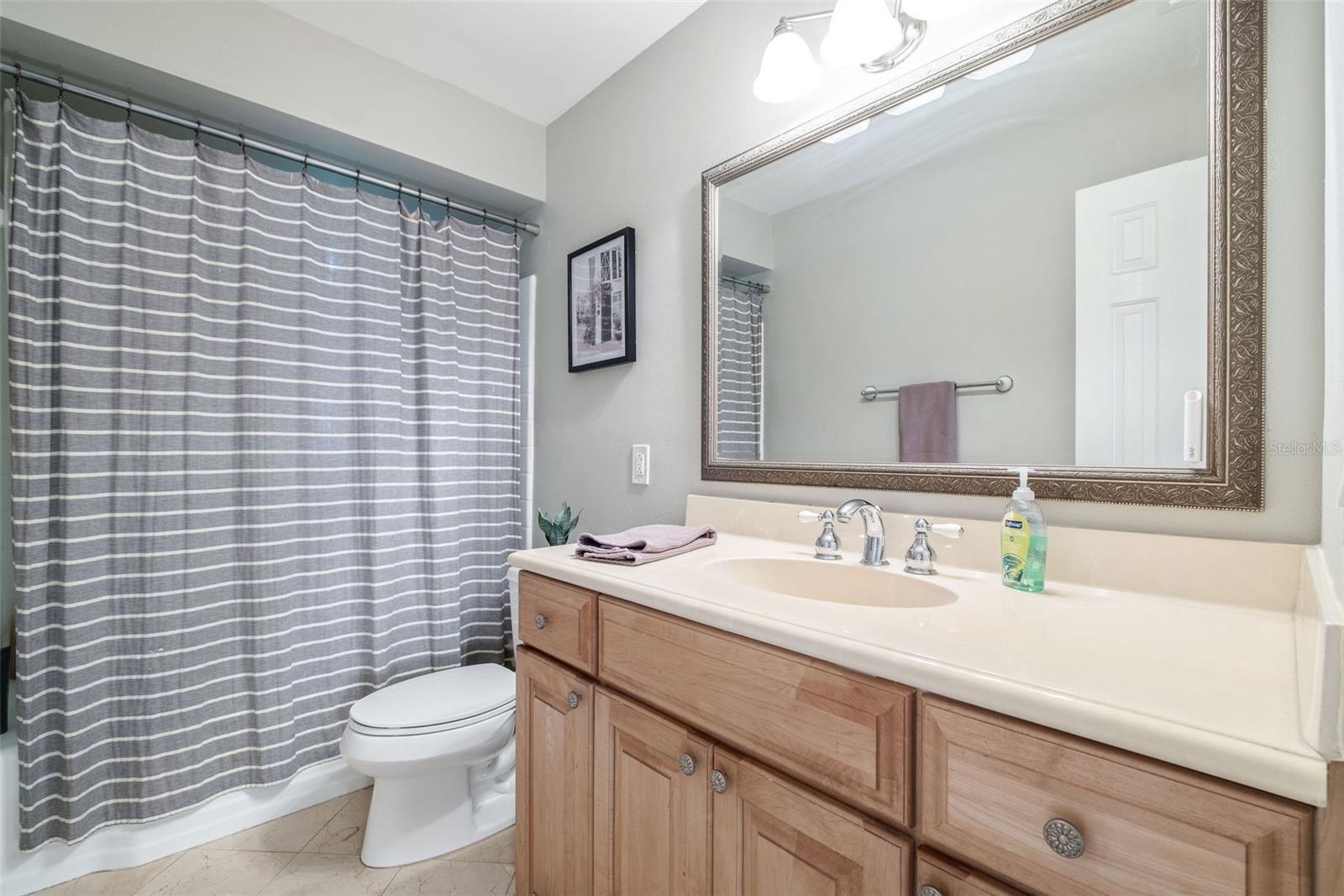 Image 20 of 23 For 1901 Maplewood Drive