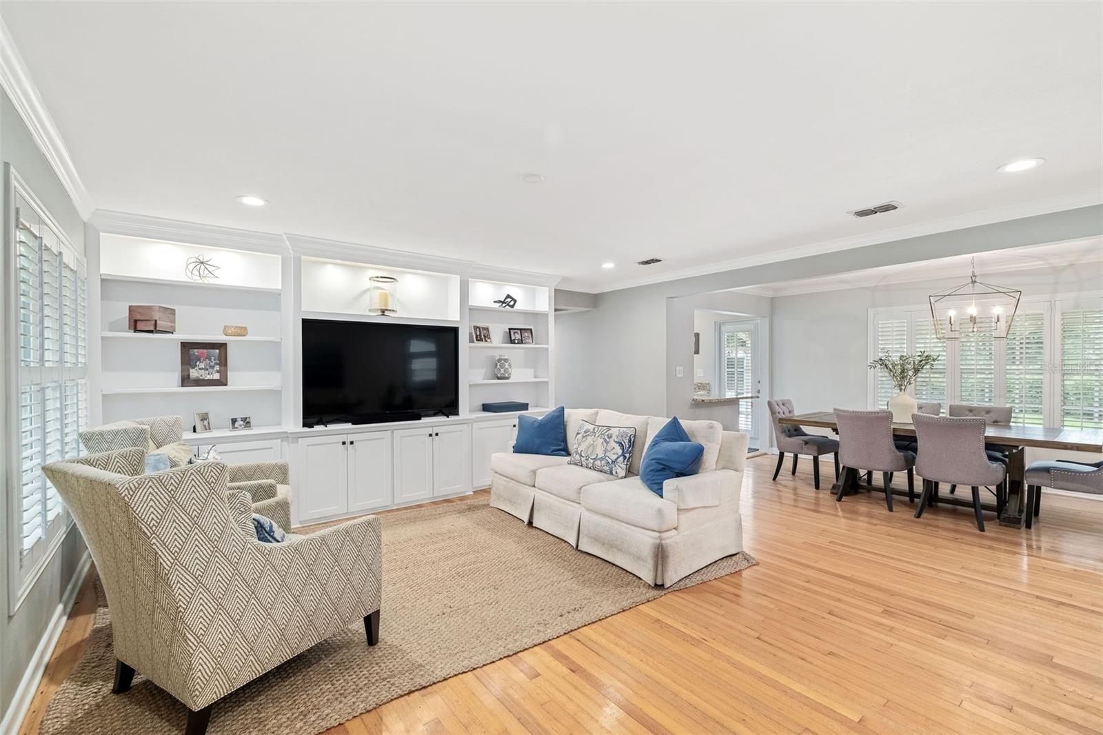 Image 3 of 23 For 1901 Maplewood Drive