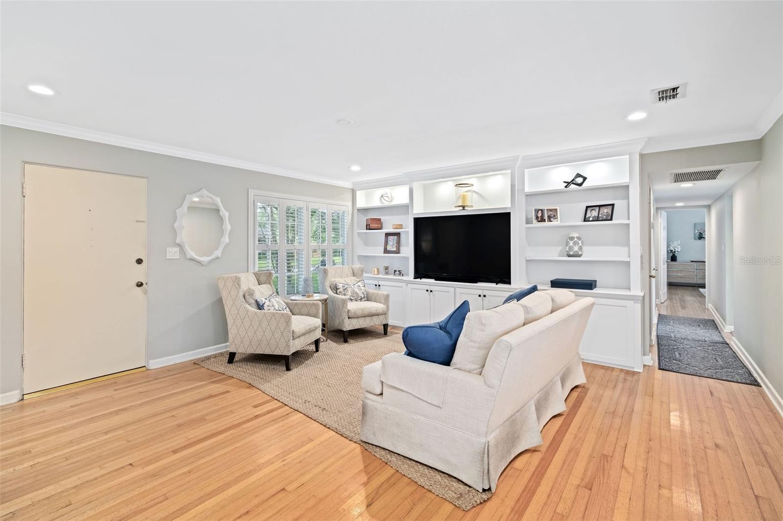 Image 4 of 23 For 1901 Maplewood Drive