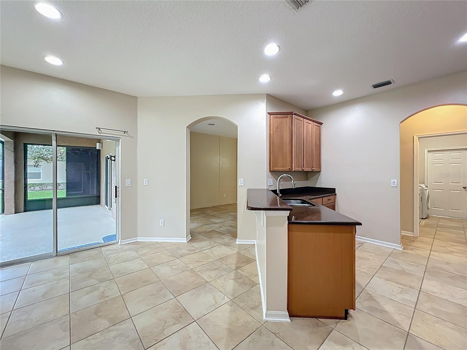 Image 15 of 87 For 805 Valleyway Dr