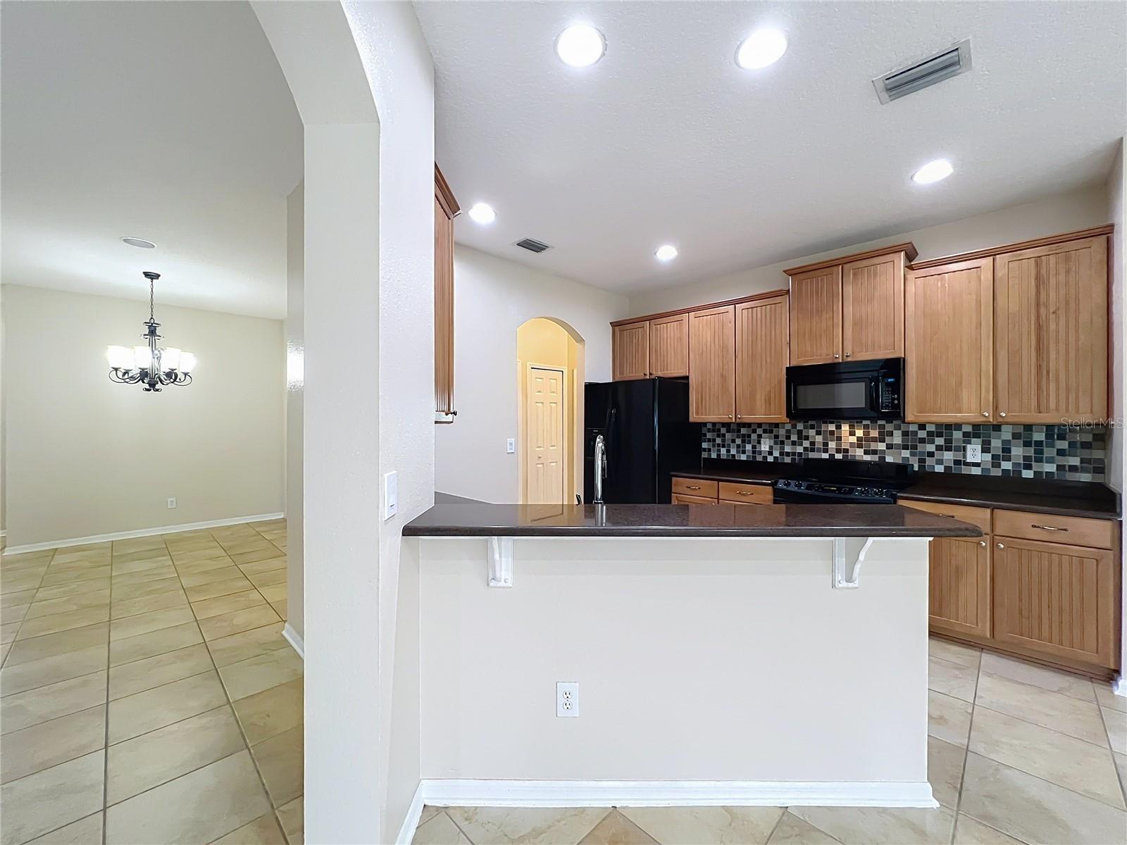 Image 16 of 87 For 805 Valleyway Dr