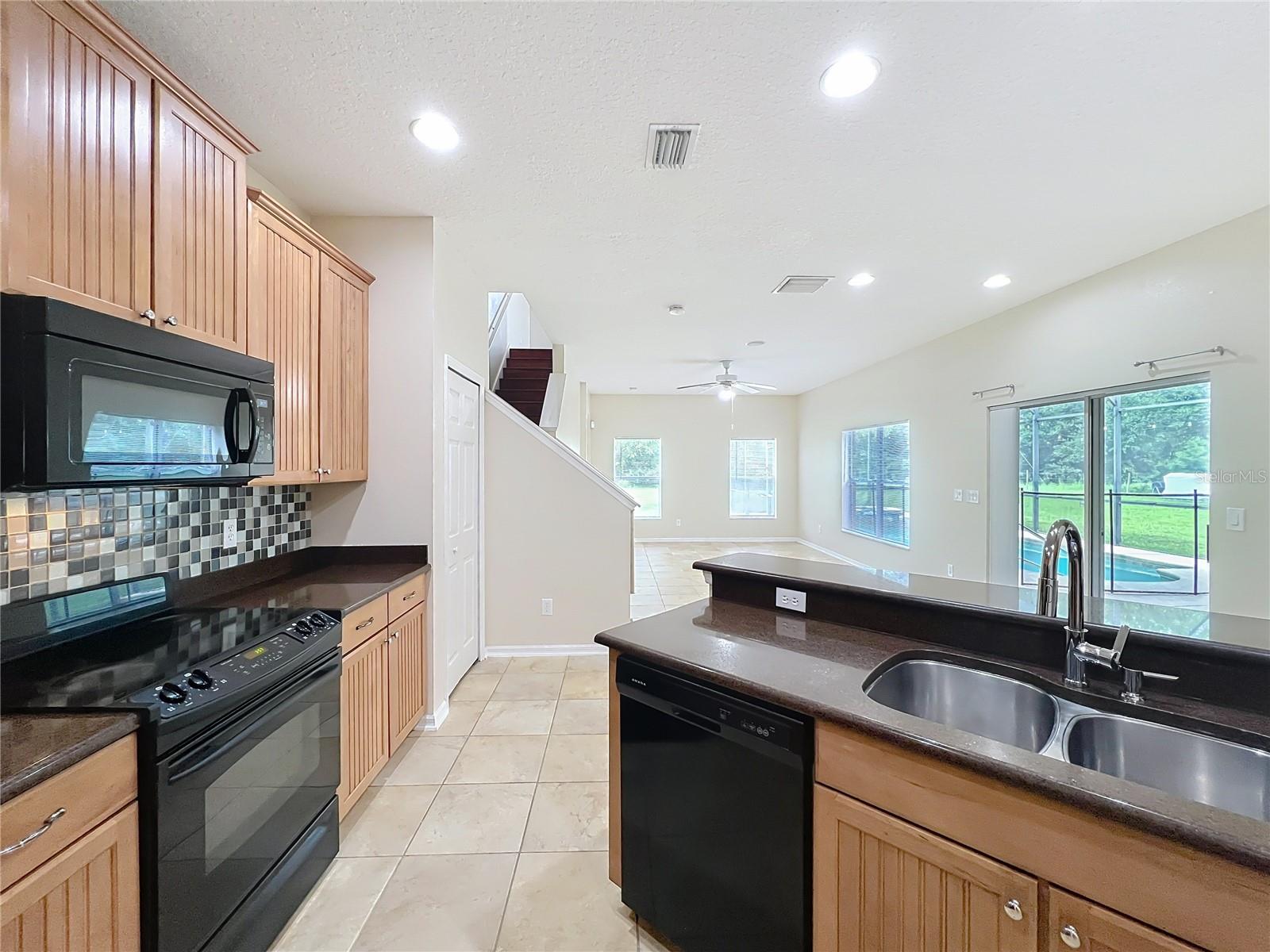 Image 20 of 87 For 805 Valleyway Dr
