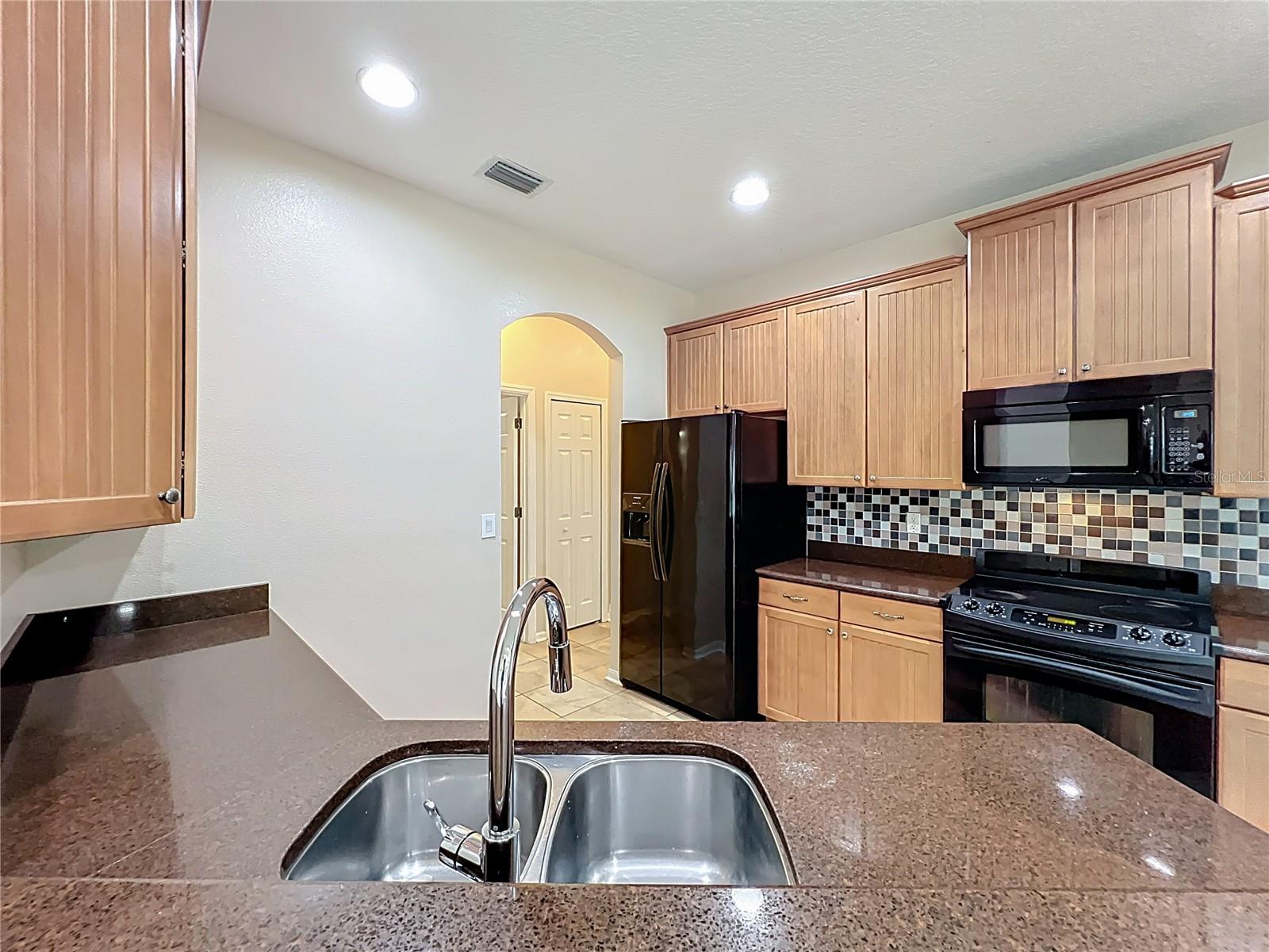 Image 22 of 87 For 805 Valleyway Dr