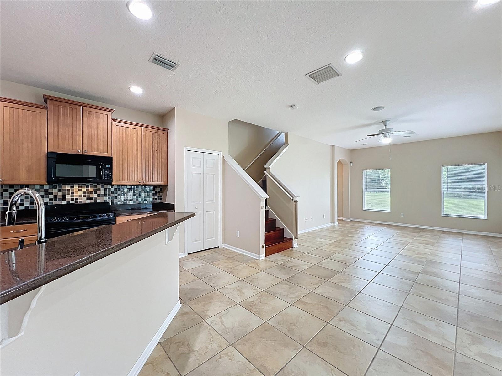 Image 24 of 87 For 805 Valleyway Dr