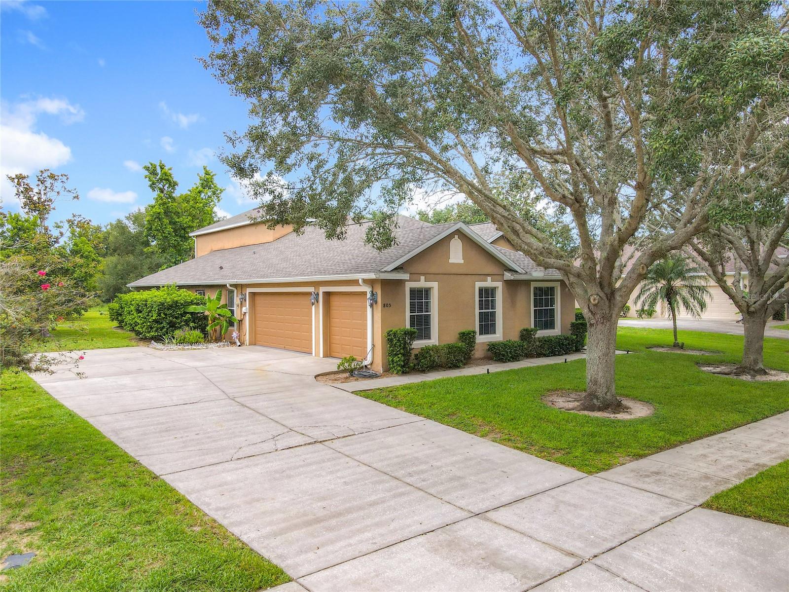 Image 3 of 87 For 805 Valleyway Dr