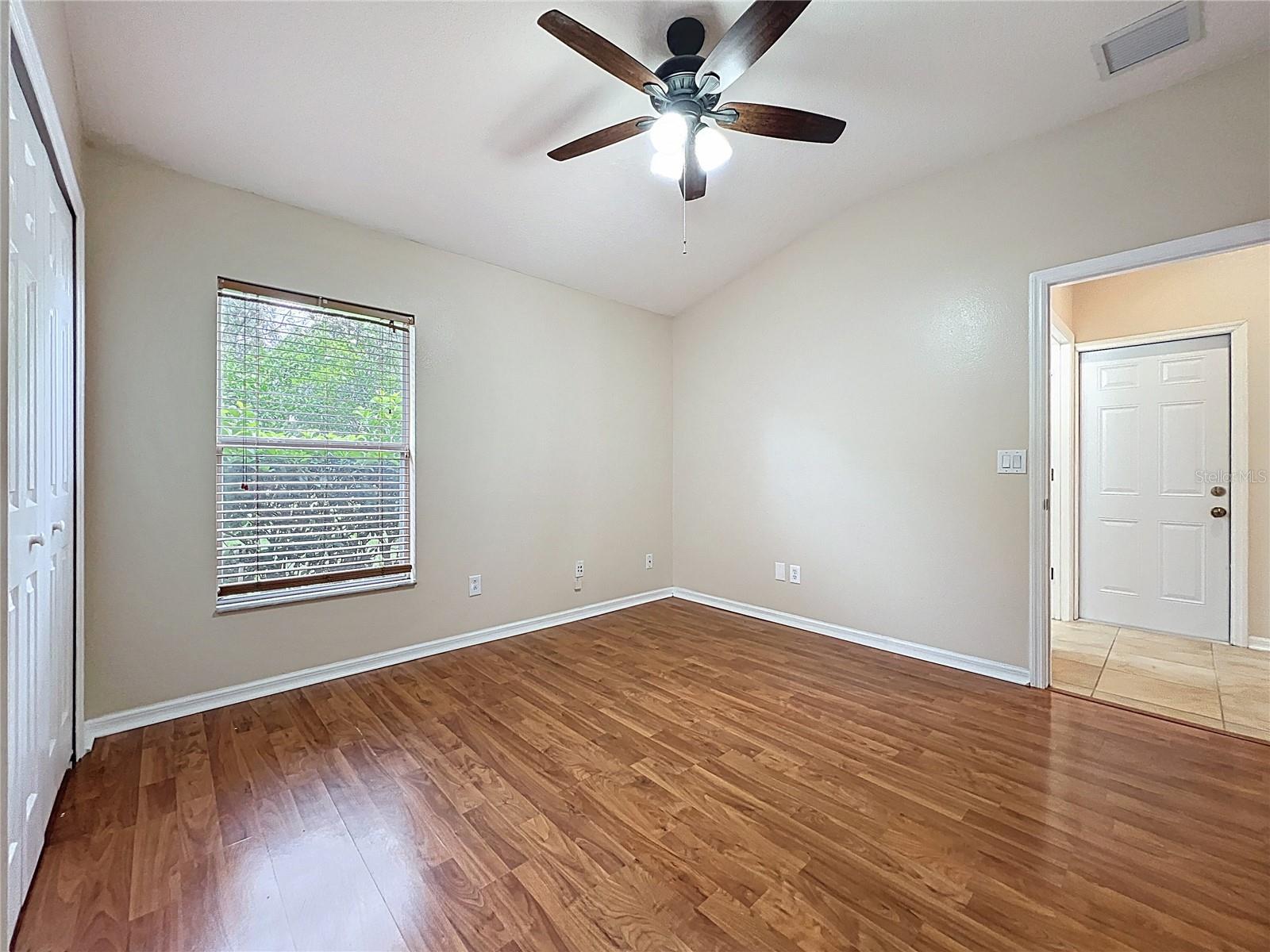 Image 31 of 87 For 805 Valleyway Dr
