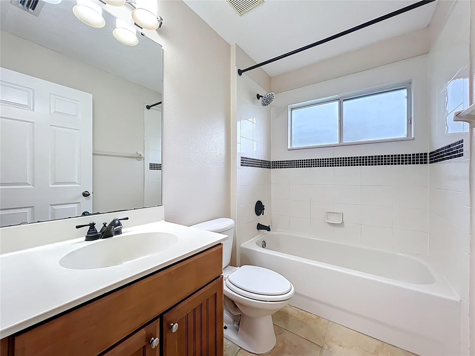 Image 34 of 87 For 805 Valleyway Dr