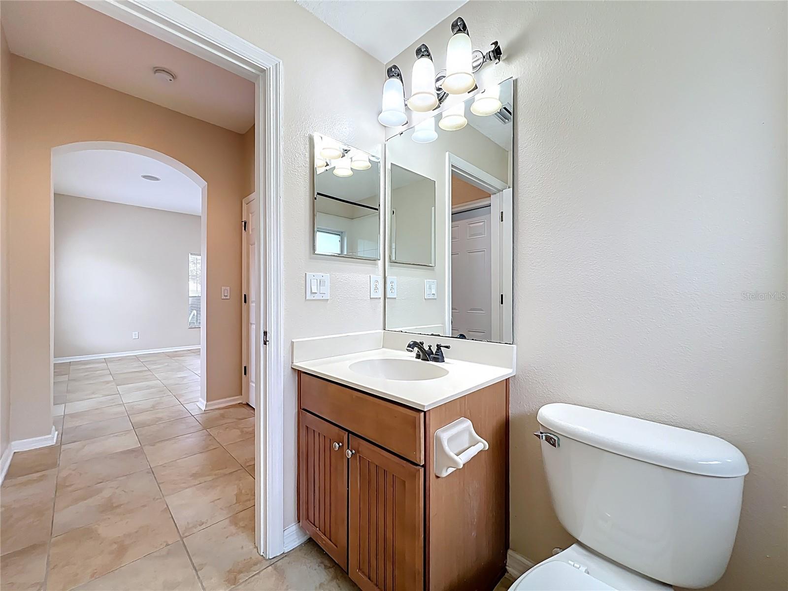 Image 35 of 87 For 805 Valleyway Dr