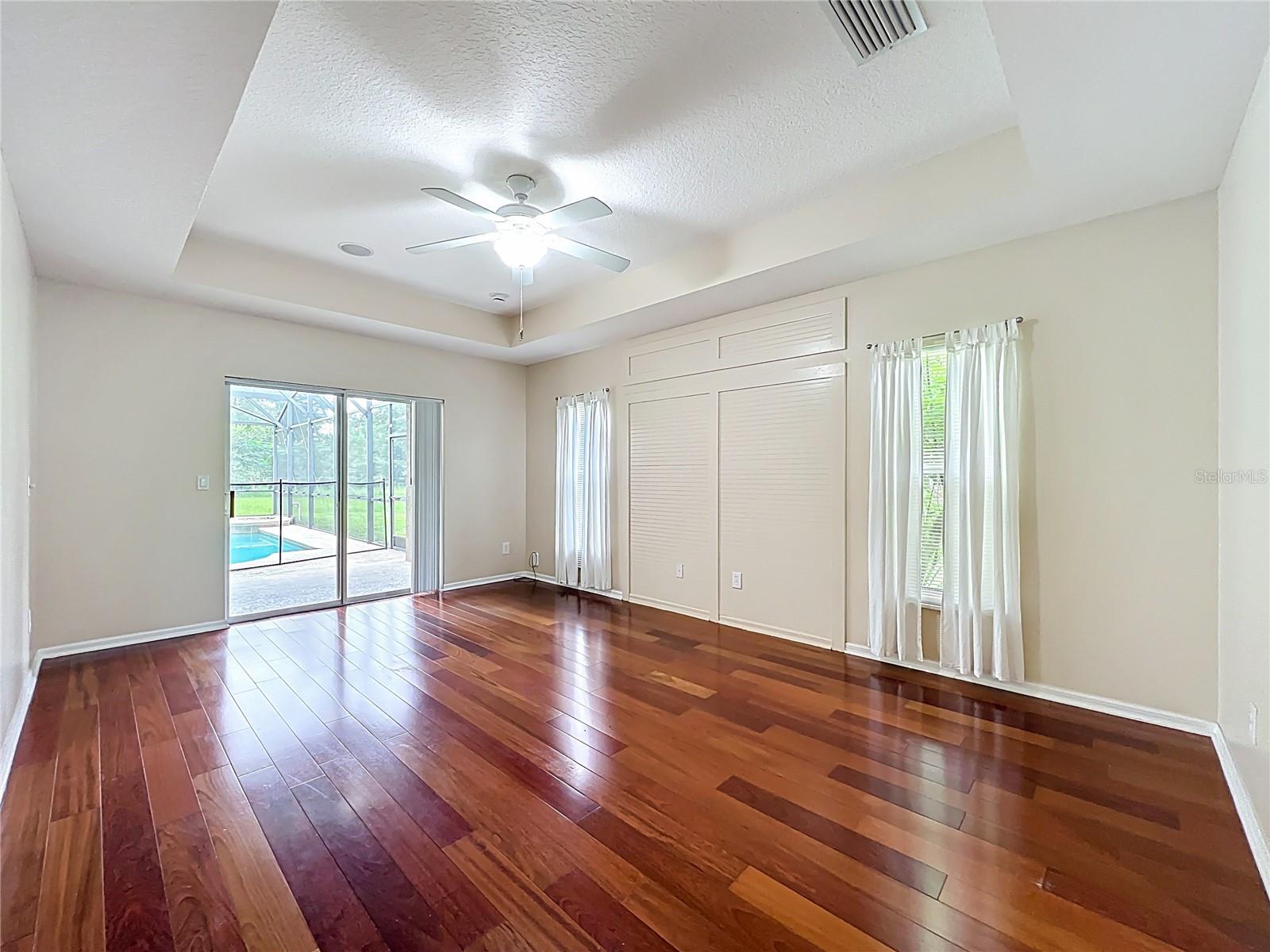 Image 37 of 87 For 805 Valleyway Dr