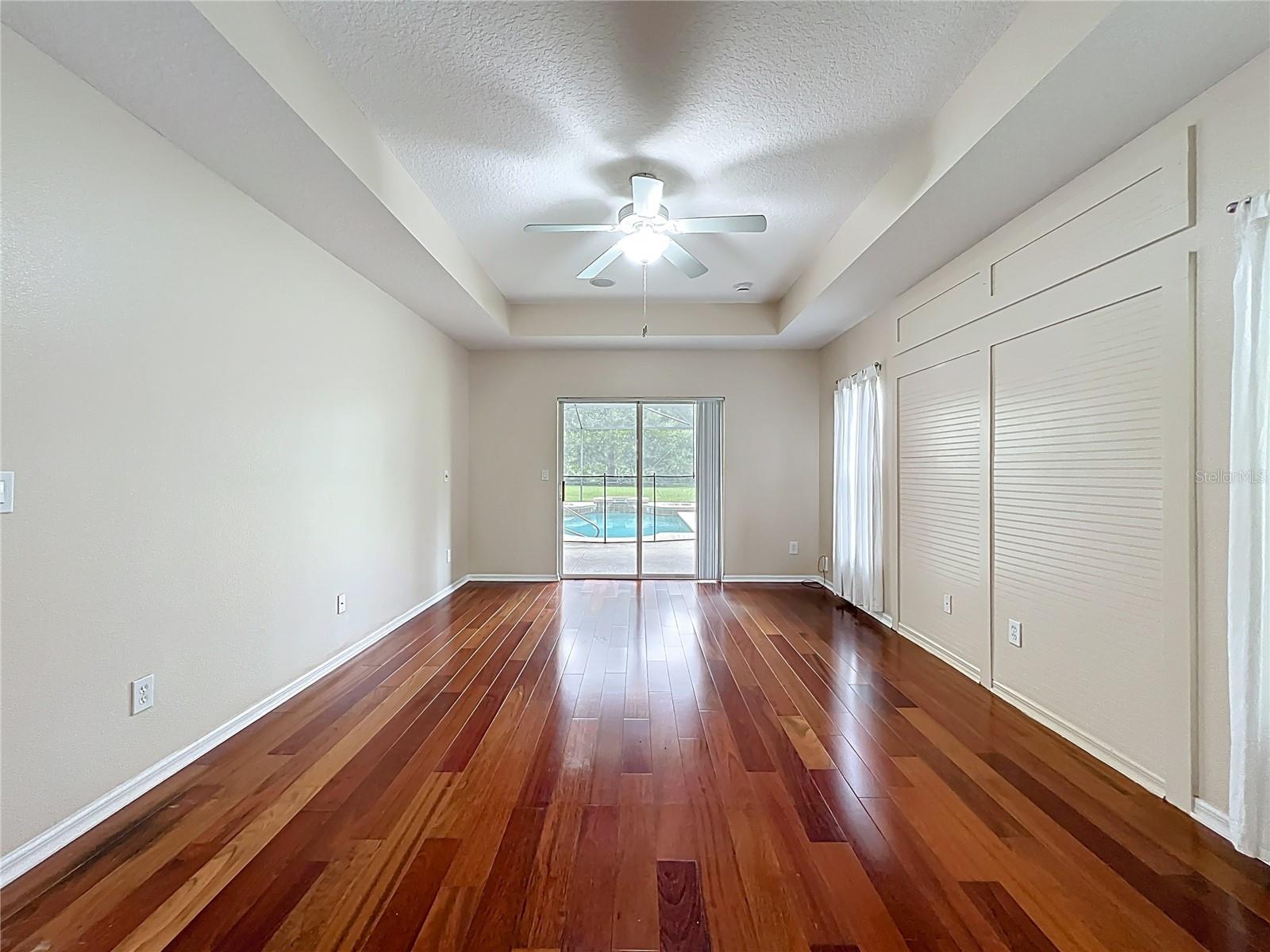 Image 38 of 87 For 805 Valleyway Dr