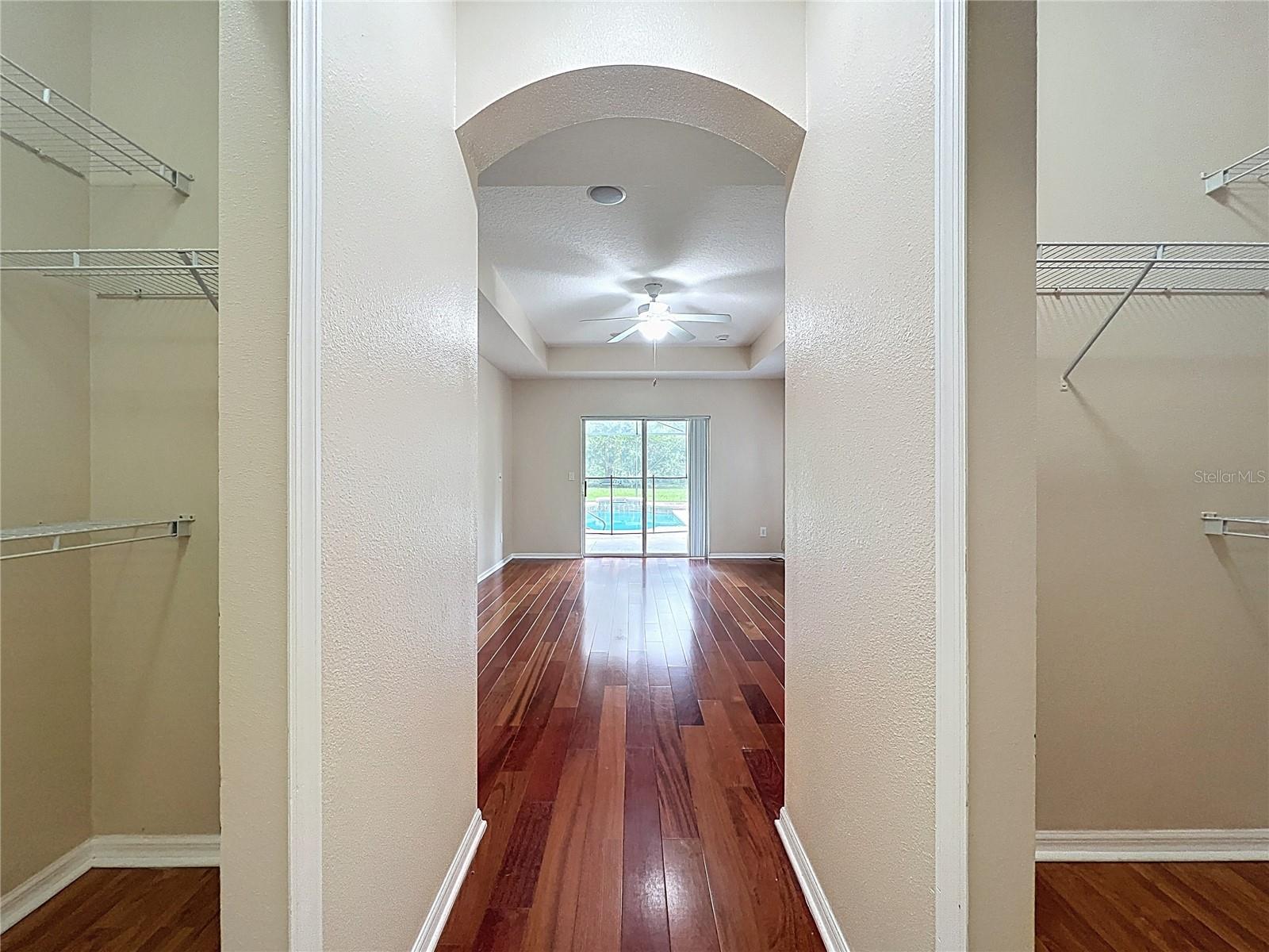 Image 39 of 87 For 805 Valleyway Dr