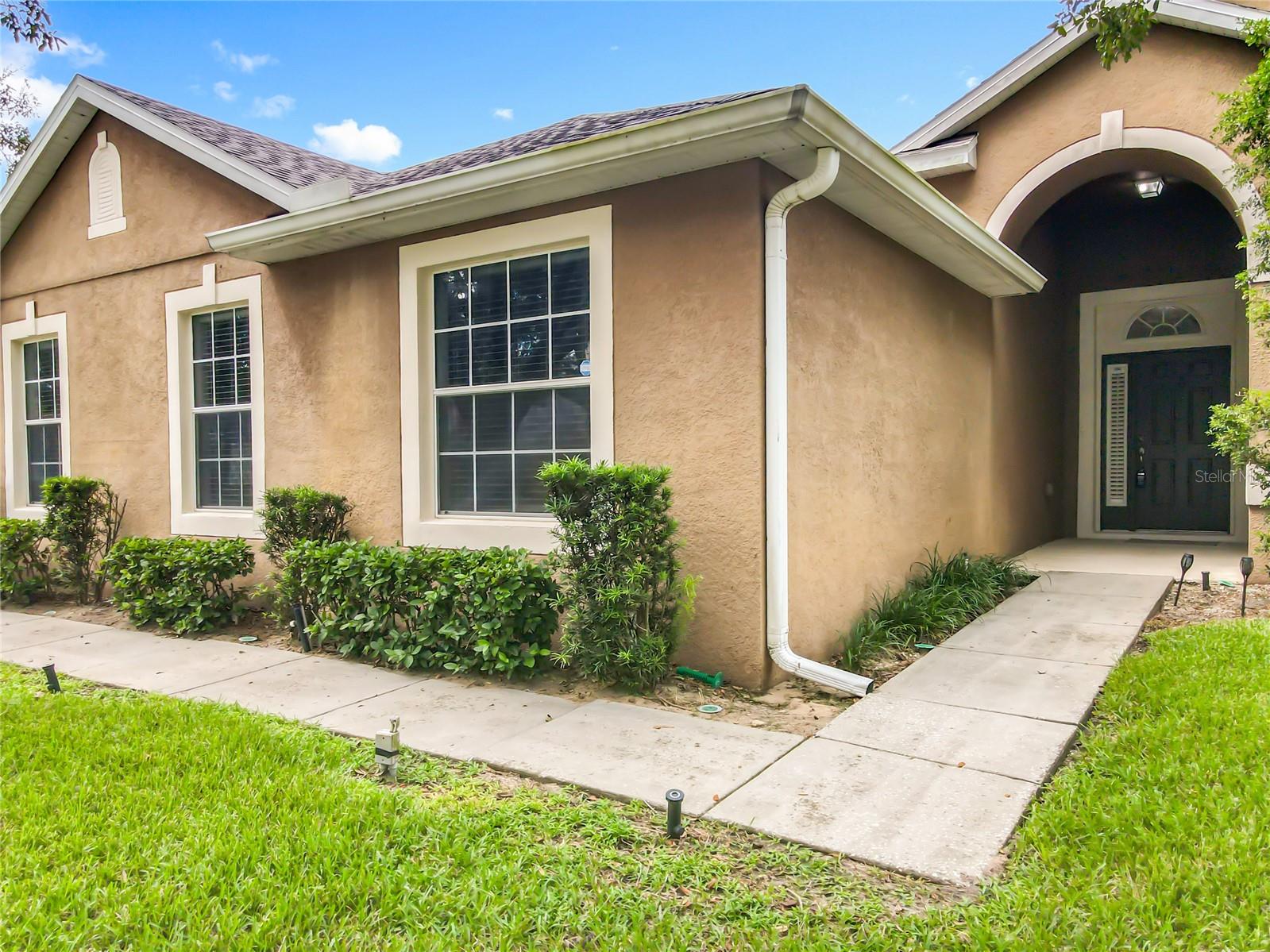 Image 4 of 87 For 805 Valleyway Dr