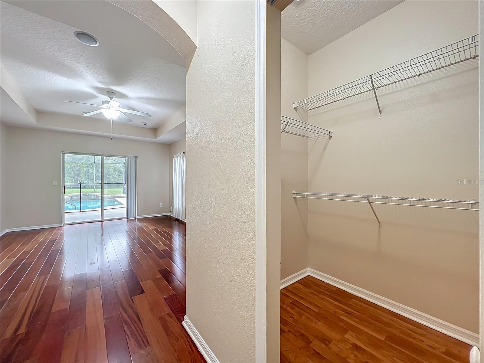 Image 41 of 87 For 805 Valleyway Dr