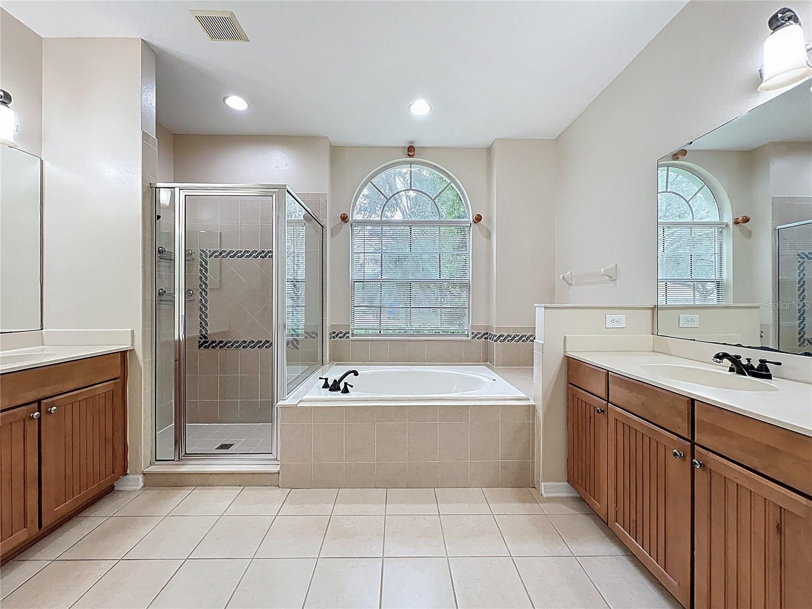 Image 42 of 87 For 805 Valleyway Dr
