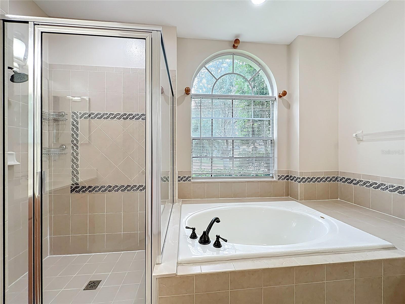 Image 45 of 87 For 805 Valleyway Dr